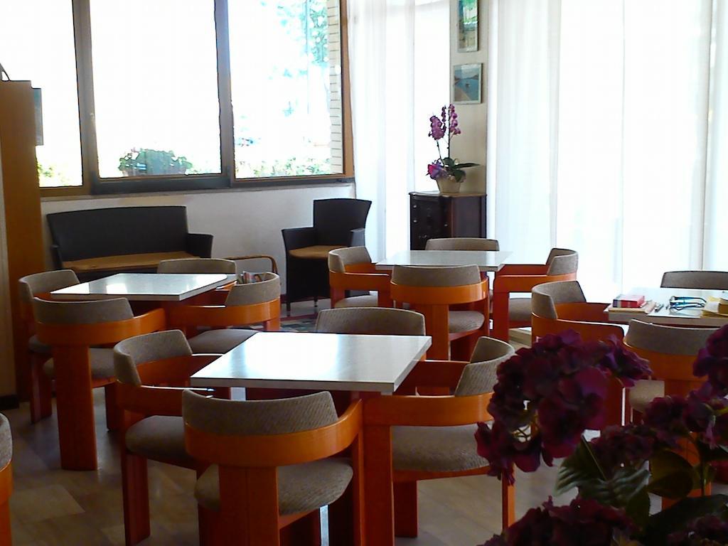 Hotel Darsena Cesenatico Luaran gambar