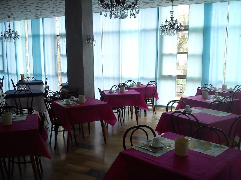 Hotel Darsena Cesenatico Luaran gambar