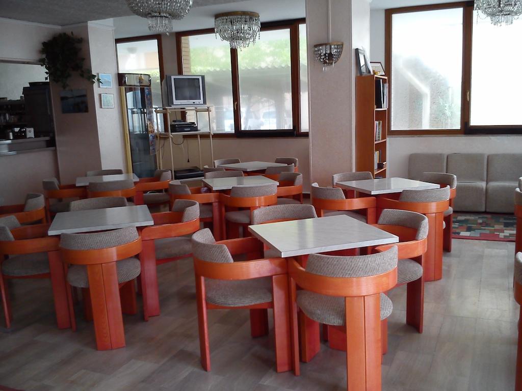 Hotel Darsena Cesenatico Luaran gambar