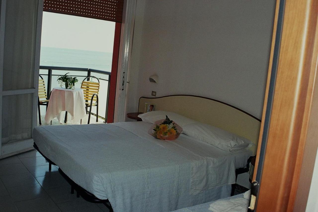 Hotel Darsena Cesenatico Luaran gambar