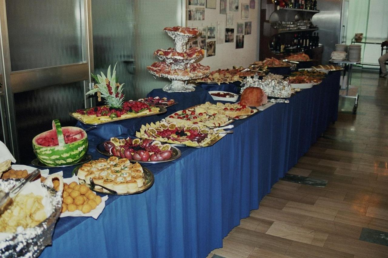 Hotel Darsena Cesenatico Luaran gambar
