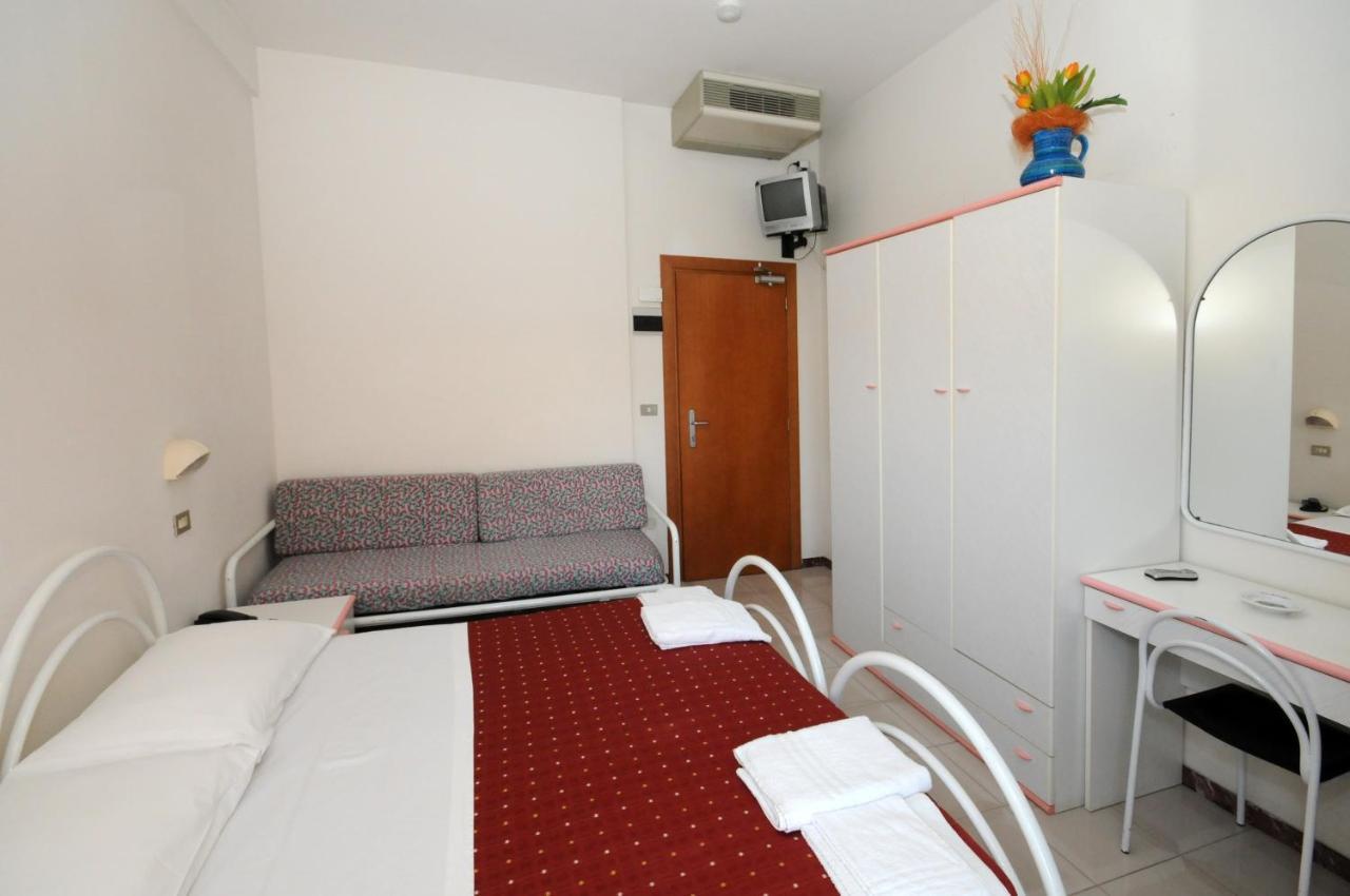 Hotel Darsena Cesenatico Luaran gambar